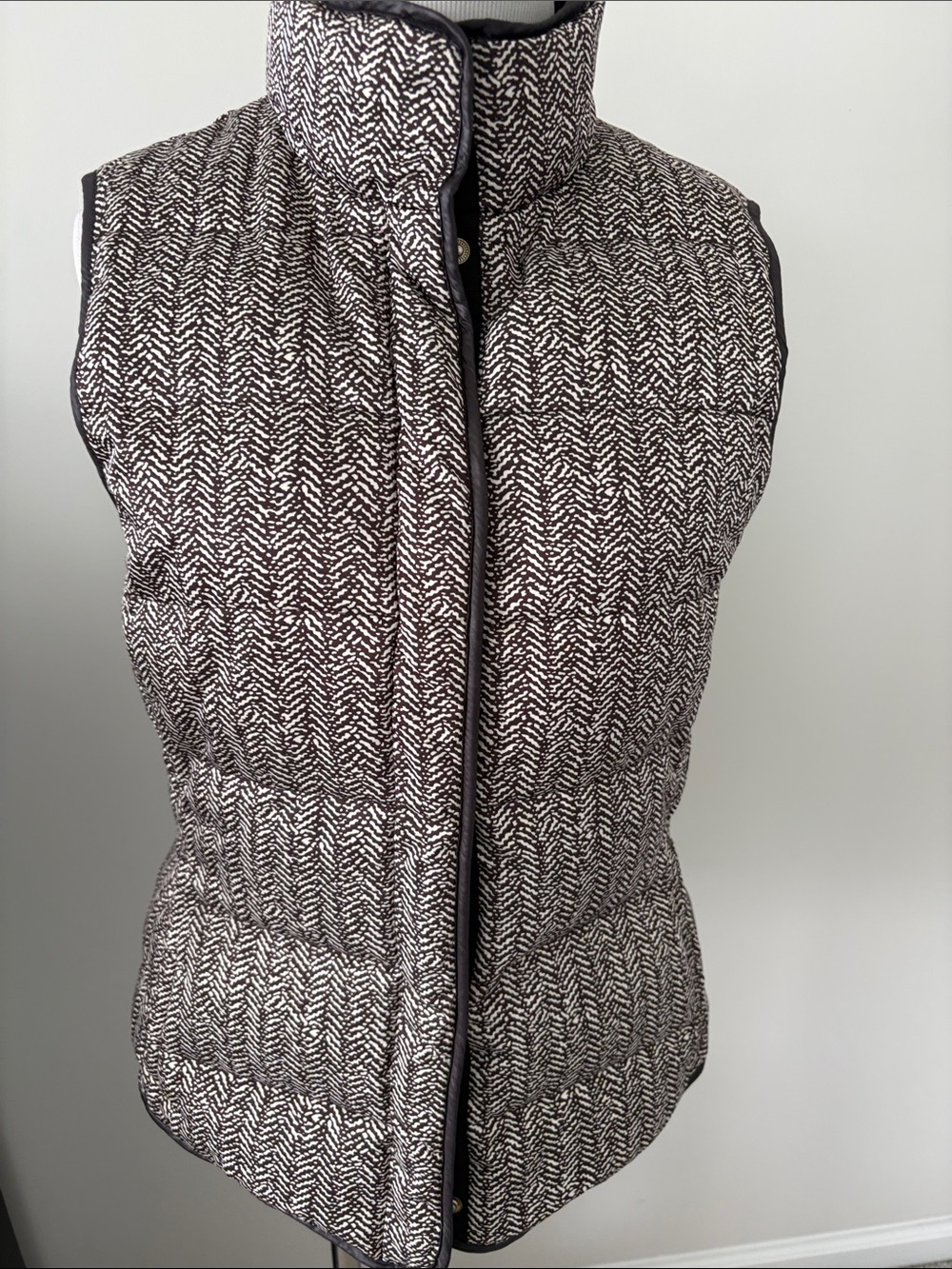 Banana Republic Black & White Quilted Herringbone Vest